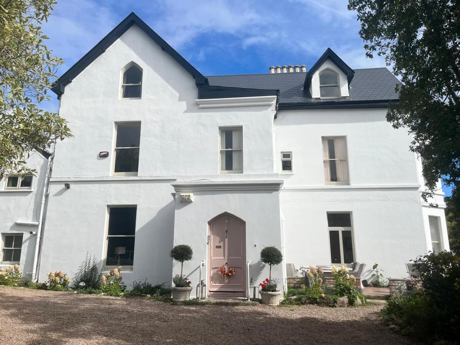 Lynwood House Bed & Breakfast Коб Екстериор снимка