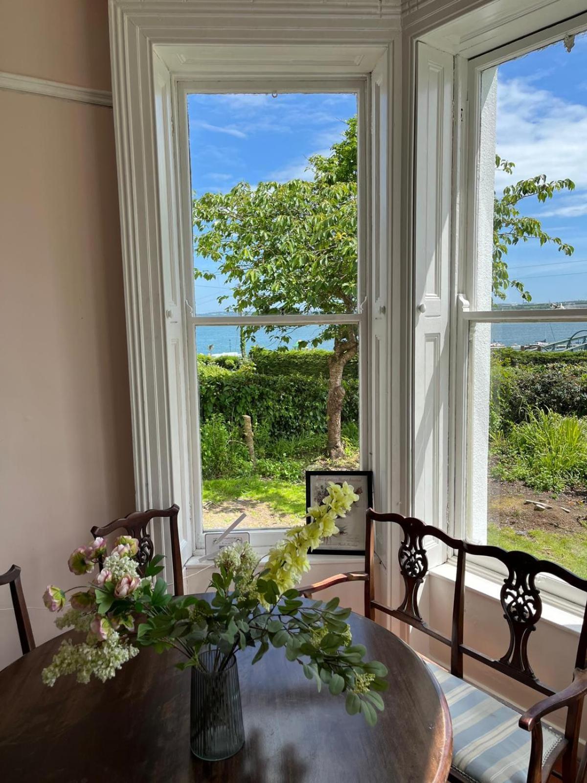 Lynwood House Bed & Breakfast Коб Екстериор снимка