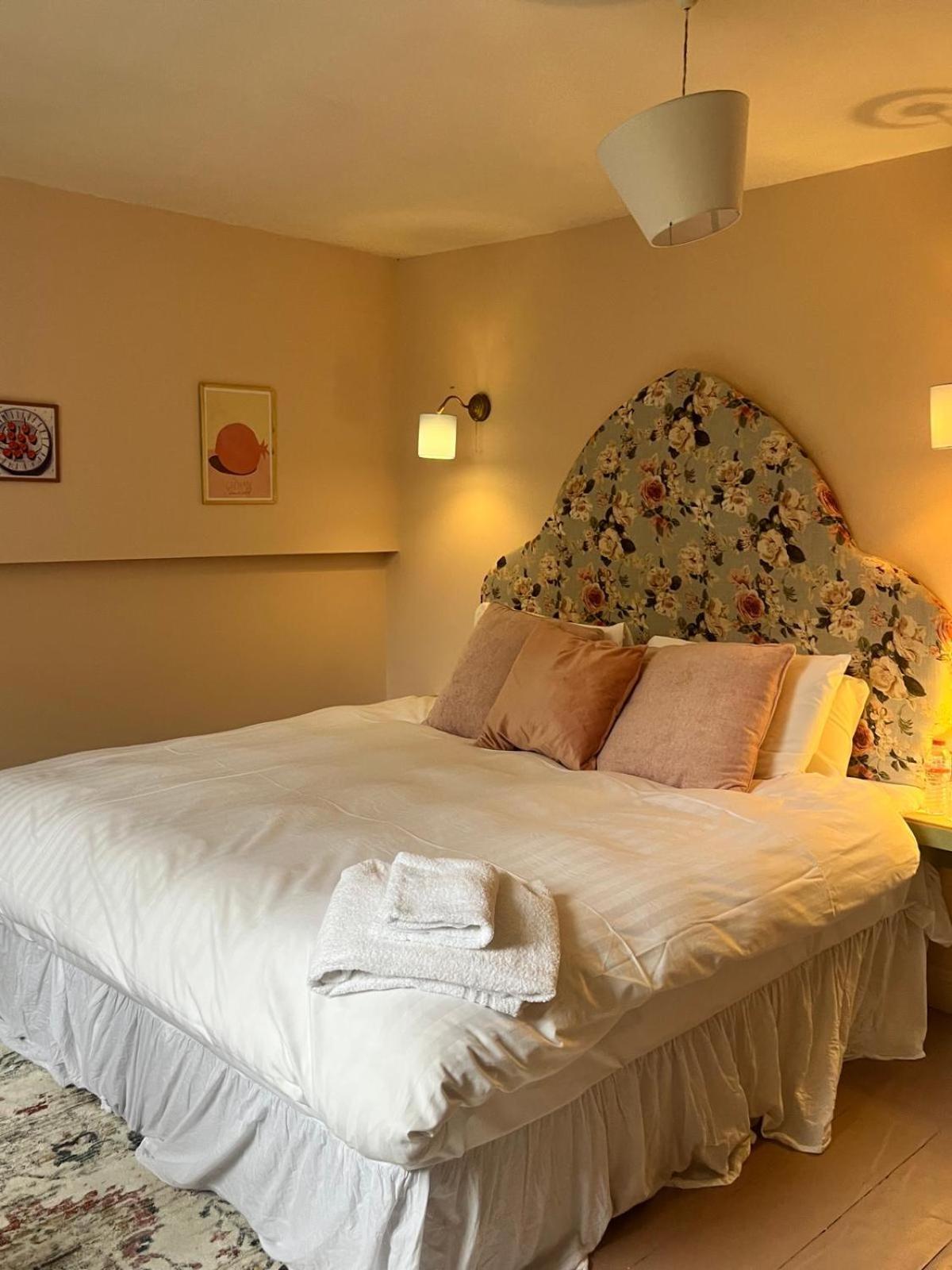 Lynwood House Bed & Breakfast Коб Екстериор снимка