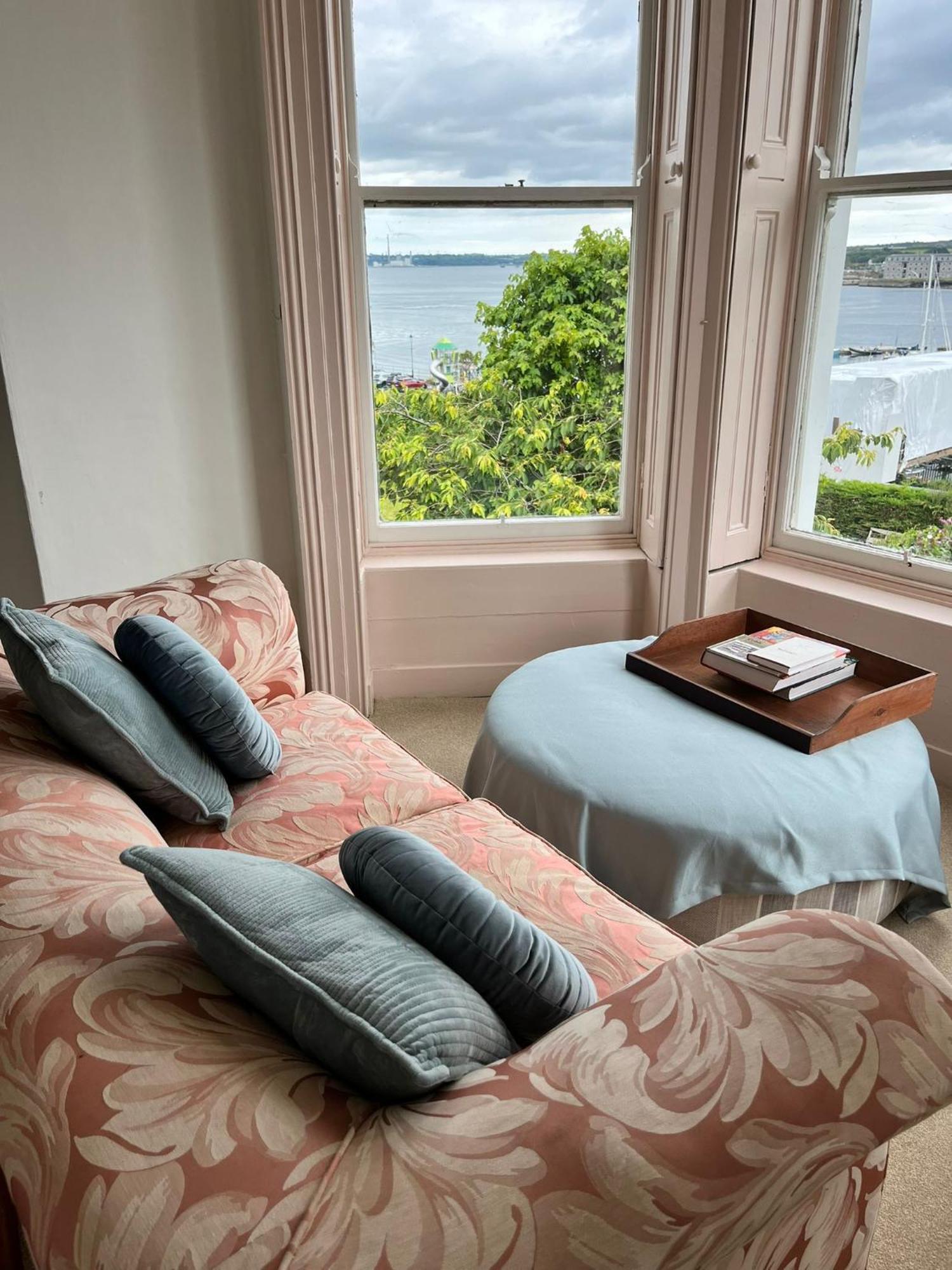 Lynwood House Bed & Breakfast Коб Екстериор снимка